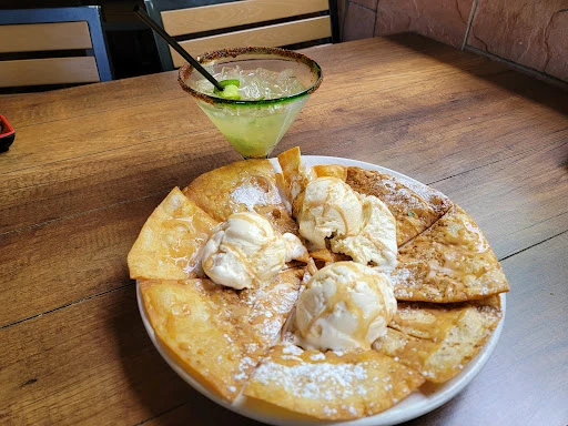 Los Reyes Restaurante Y Cantina photo 6